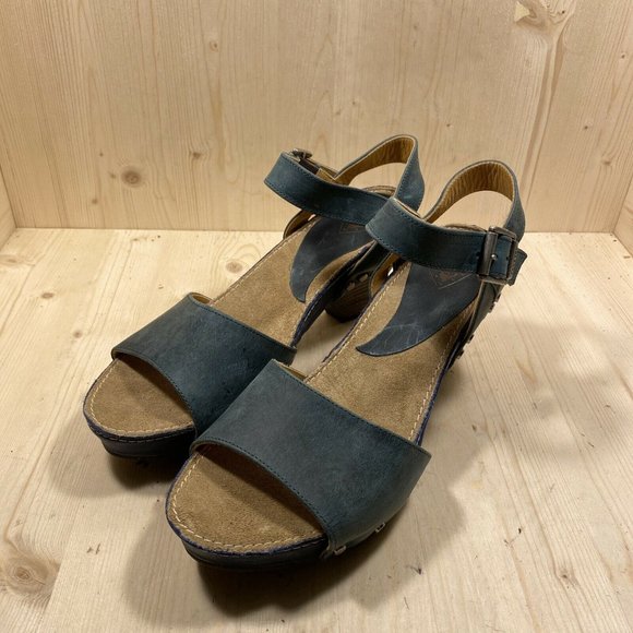 John Fluevog Women’s Size 8 Teal Sandals, Buckle S - Picture 4 of 10